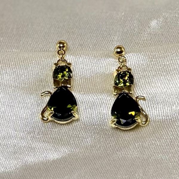 Imagem de Brinco gato peridoto zircônia  - 0528571